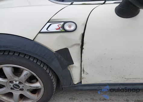 2010 Mini Cooper S z USA, uszkodzony, nr VIN WMWMF7C50ATX42847